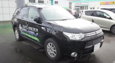 MITSUBISHI OUTLANDER 2013, PHEV. Обзор экстерьера и интерьера.