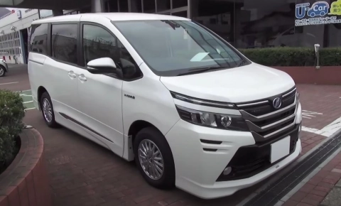 TOYOTA VOXY 2014, Гибрид, MODELLISTA AERO TOURER KIT. Обзор экстерьера и интерьера.
