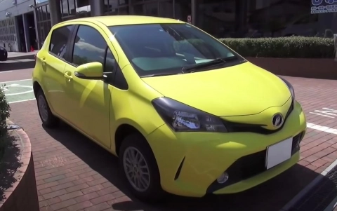TOYOTA Vitz 2014. Обзор экстерьера и интерьера.