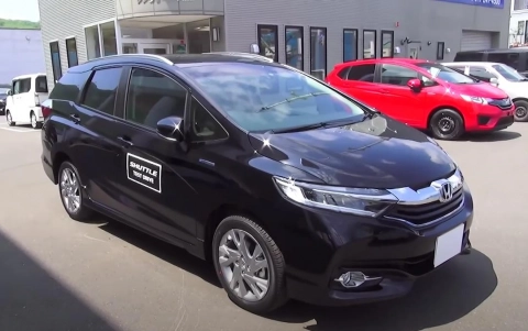 HONDA SHUTTLE 2015, Гибрид, Комплектация Z, 4WD. Обзор экстерьера и интерьера.