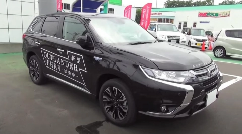 MITSUBISHI OUTLANDER 2015, PHEV, G NaviPackage. Обзор экстерьера и интерьера.