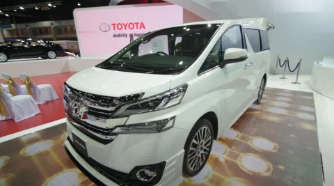 Toyota Vellfire 2015. Bangkok Motor Show