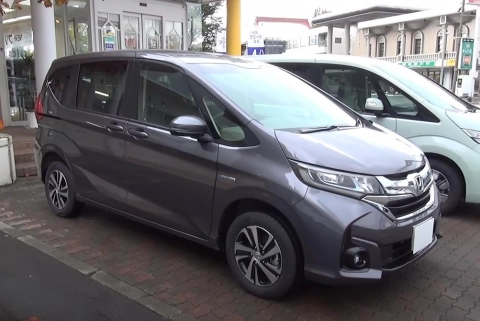 HONDA FREED PLUS, 2016, Гибрид, "G Honda SENSING", 4WD. Обзор экстерьера и интерьера.