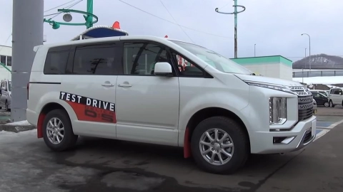 MITSUBISHI DELICA D5 2019, Diesel, 4WD. Обзор экстерьера и интерьера.