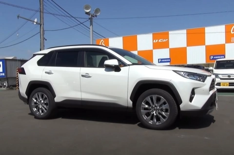 TOYOTA RAV4 2019, G "Z package", 2.0, 4WD. Обзор экстерьера и интерьера.