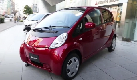 Mitsubishi i-MiEV 2016. Обзор экстерьера и интерьера.