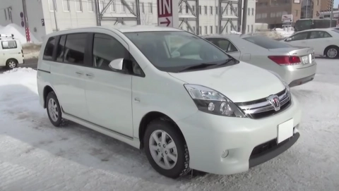 TOYOTA Isis 2013, PLATANA V-SELECTION Blanc. Обзор экстерьера и интерьера.