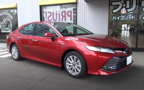 TOYOTA CAMRY 2018, Гибрид, 2.5L. Обзор экстерьера и интерьера.