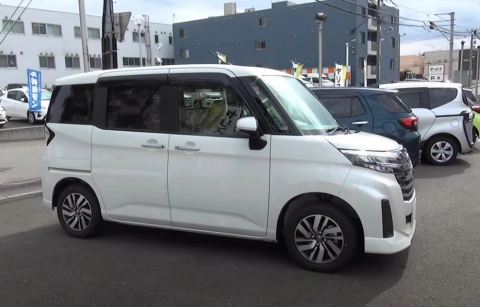 TOYOTA ROOMY 2020, Custom 1.0L 4WD. Обзор экстерьера и интерьера.