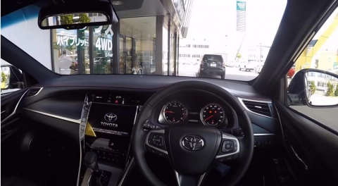 TOYOTA HARRIER 2017, 2.0Turbo, 4WD - тест драйв в городе